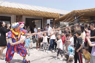 浓眉5次砍下40+20超奥尼尔联盟合并以来第二 摩西-马龙7次最多